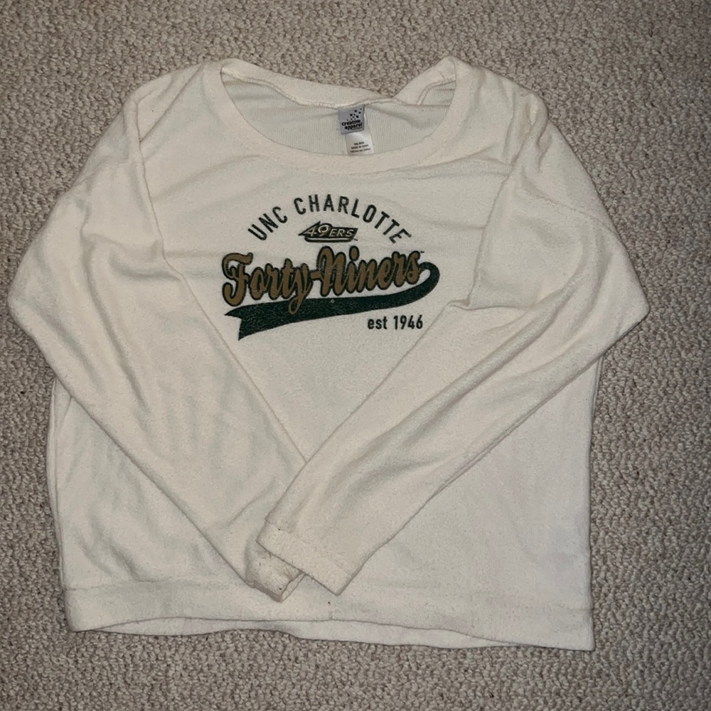 Really cute crewneck!
